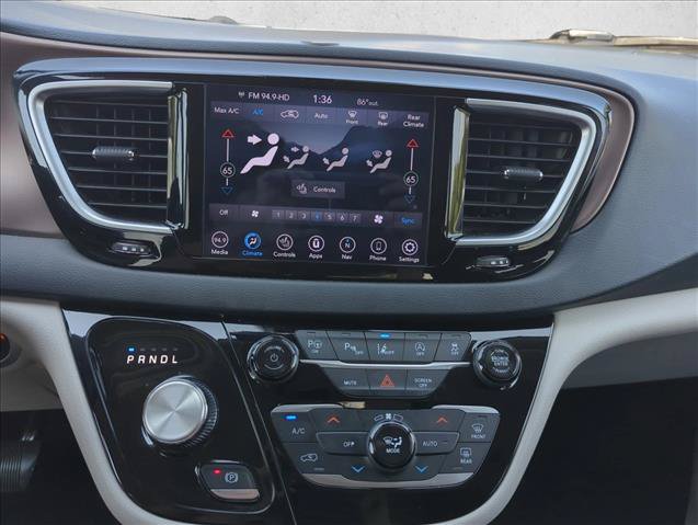 Used 2019 Chrysler Pacifica Touring-L Plus w/ Advanced Safetytec Group FWD image 21