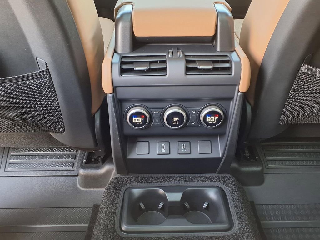 New 2026 Land Rover Defender 130 X-Dynamic SE AWD/4WD image 25