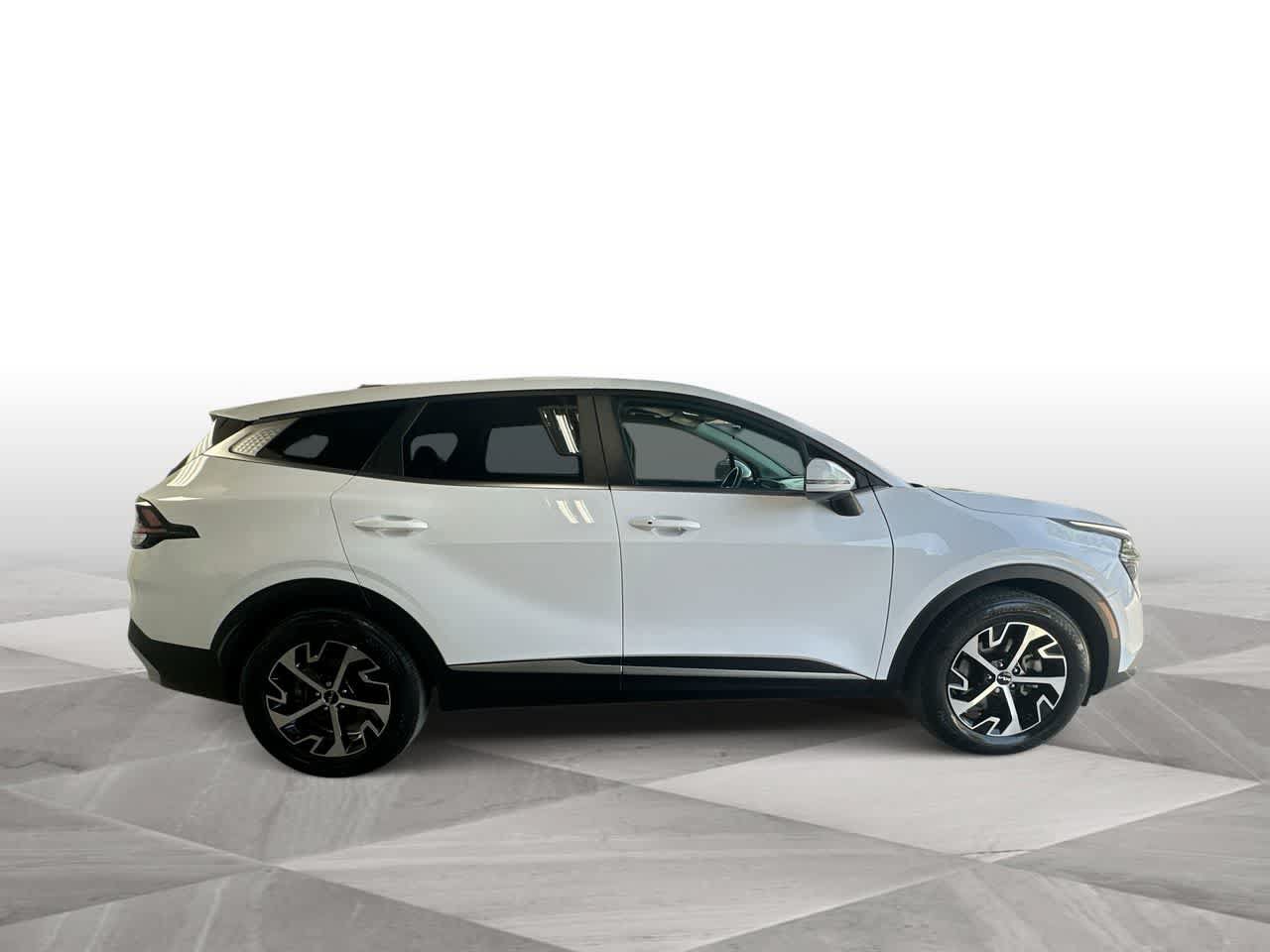 Used 2024 Kia Sportage EX FWD image 9