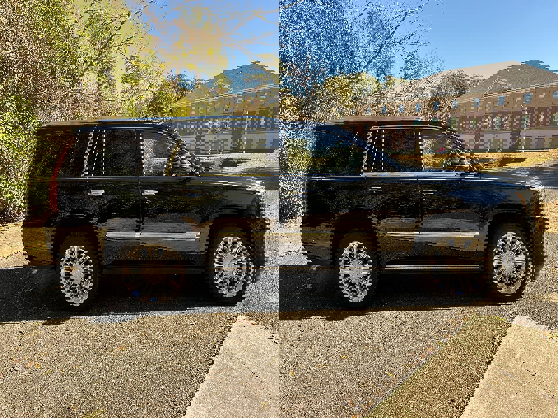 Used 2019 Cadillac Escalade Platinum image 8