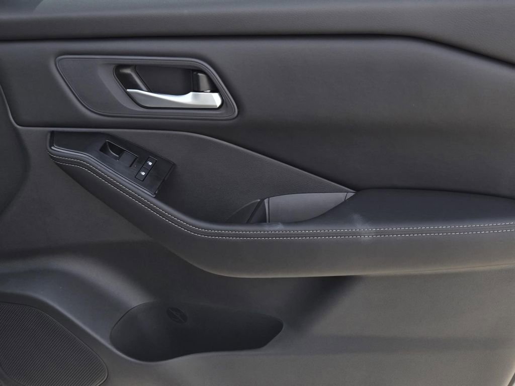 New 2026 Nissan Rogue SV image 8