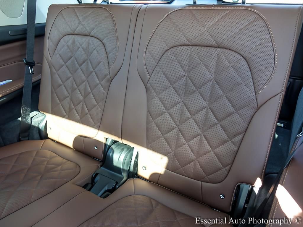 Used 2026 BMW X7 xDrive40i AWD/4WD image 15