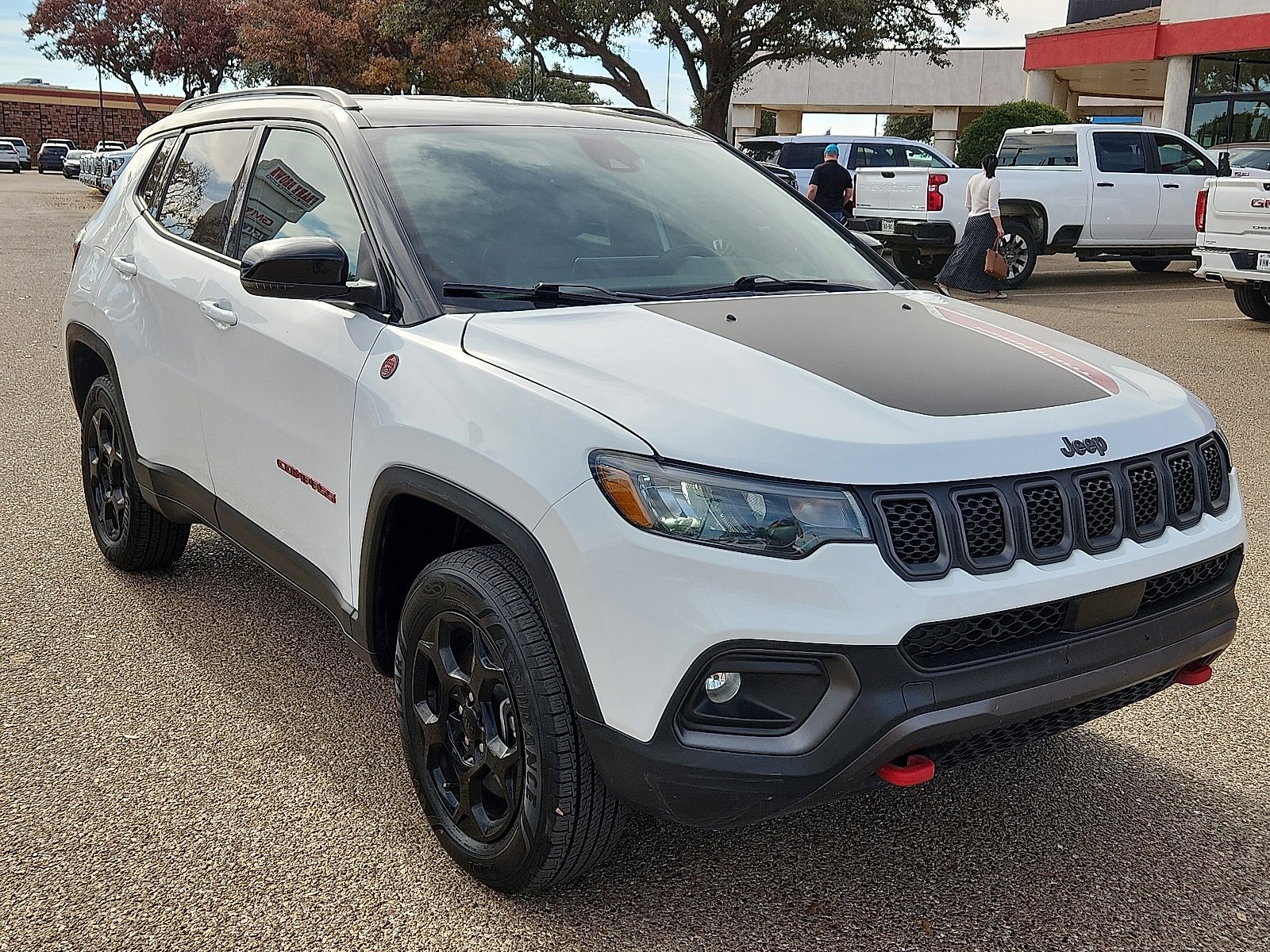 Used 2023 Jeep Compass Trailhawk image 6