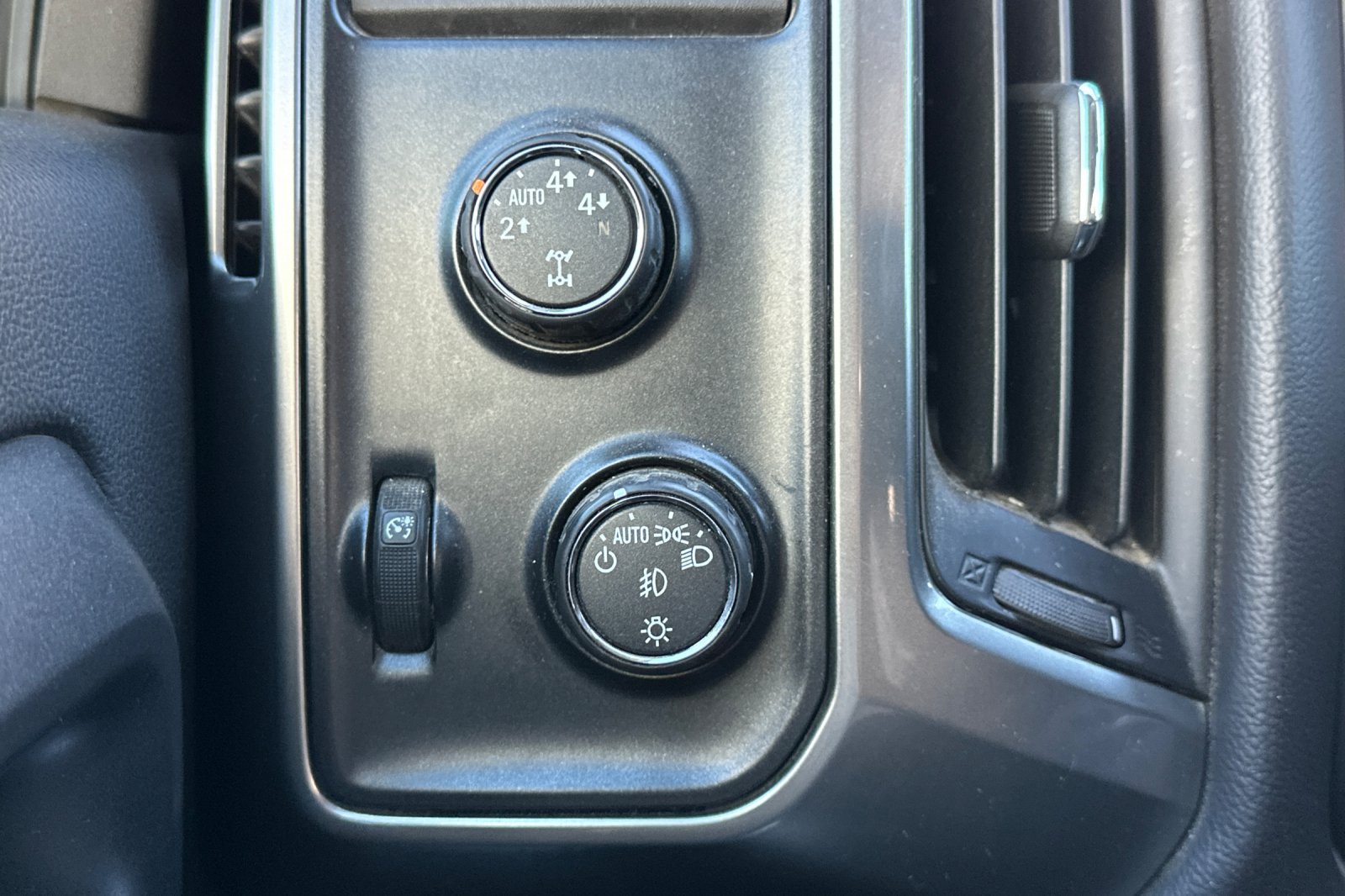 Used 2014 Chevrolet Silverado 1500 LT w/ All Star Edition AWD/4WD image 38
