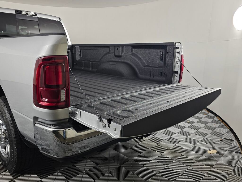 New 2026 RAM 3500 Tradesman AWD/4WD image 15