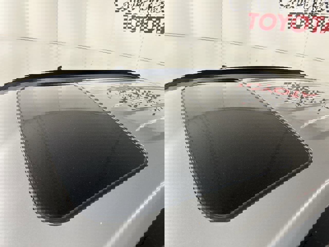 Used 2022 Toyota RAV4 XLE w/ Convenience Package image 10