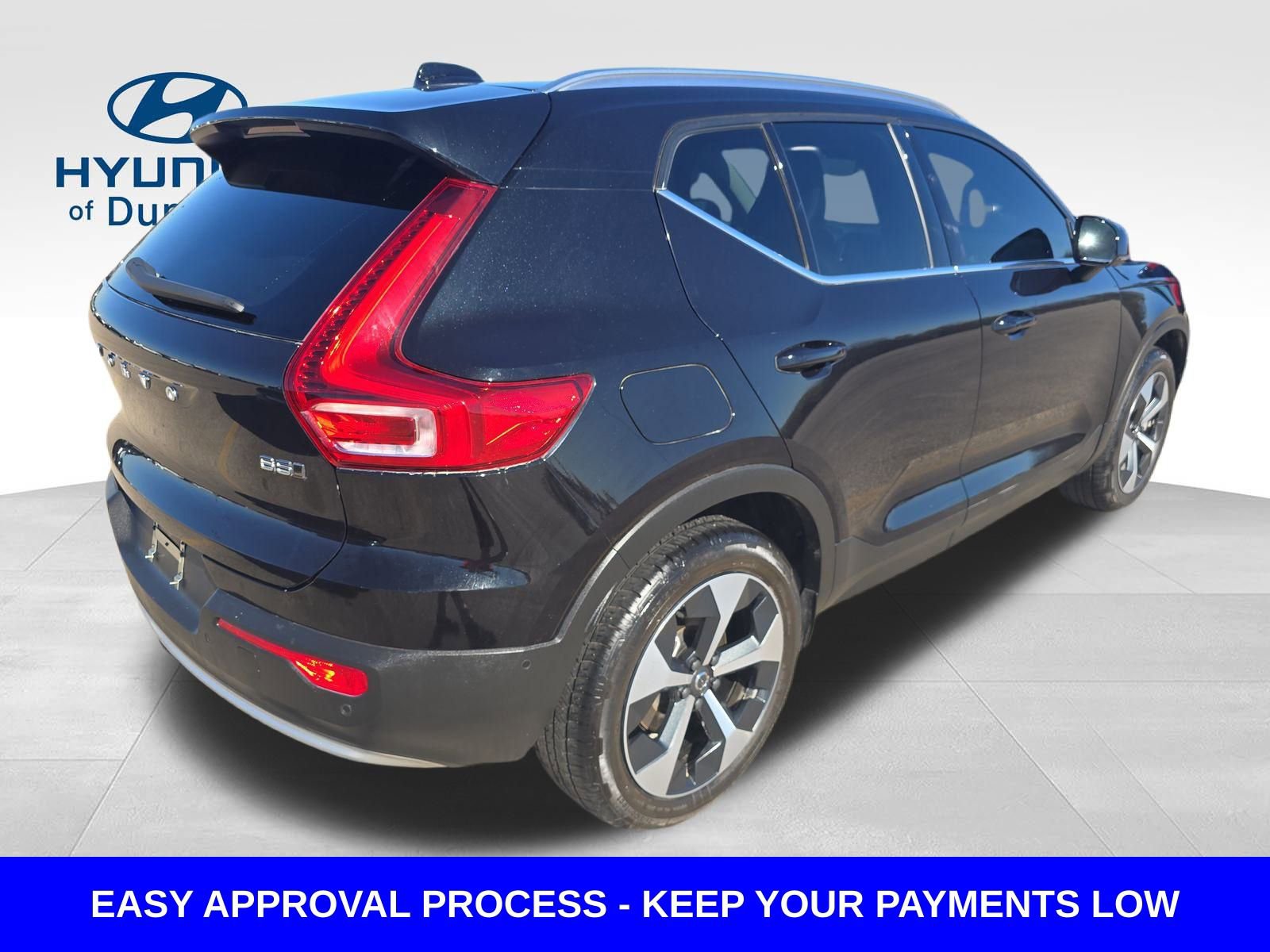 Used 2024 Volvo XC40 B5 Plus image 7