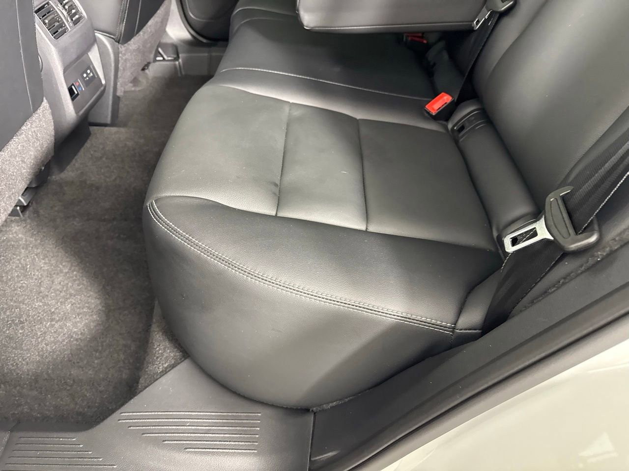 Used 2023 Nissan Rogue SL w/ SL Premium Package image 28