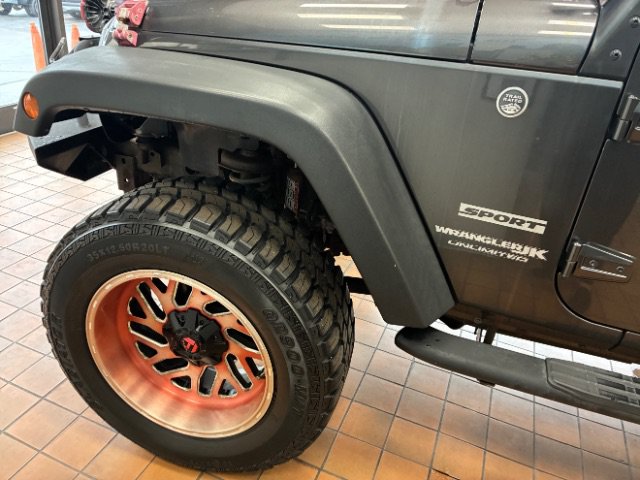 Used 2018 Jeep Wrangler Unlimited Sport w/ Connectivity Group AWD/4WD image 14