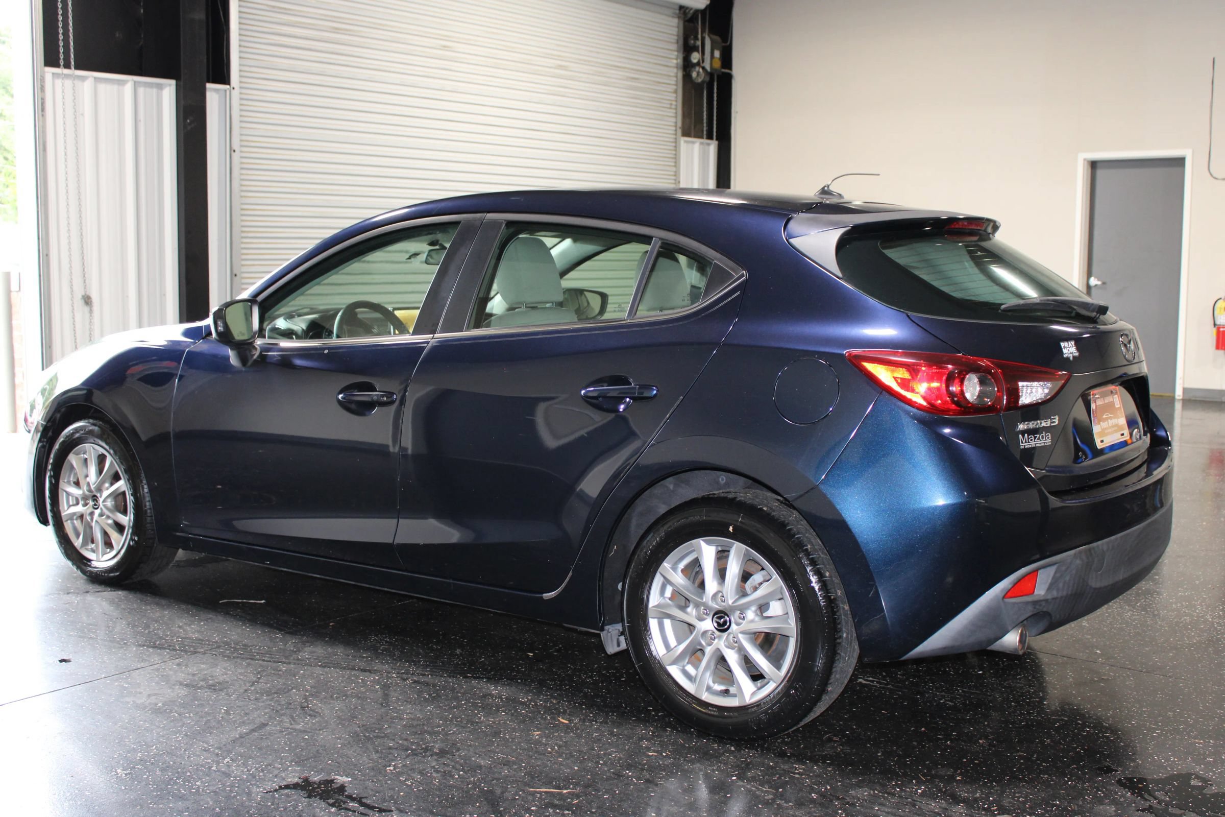 Used 2016 MAZDA MAZDA3 i Touring FWD image 5
