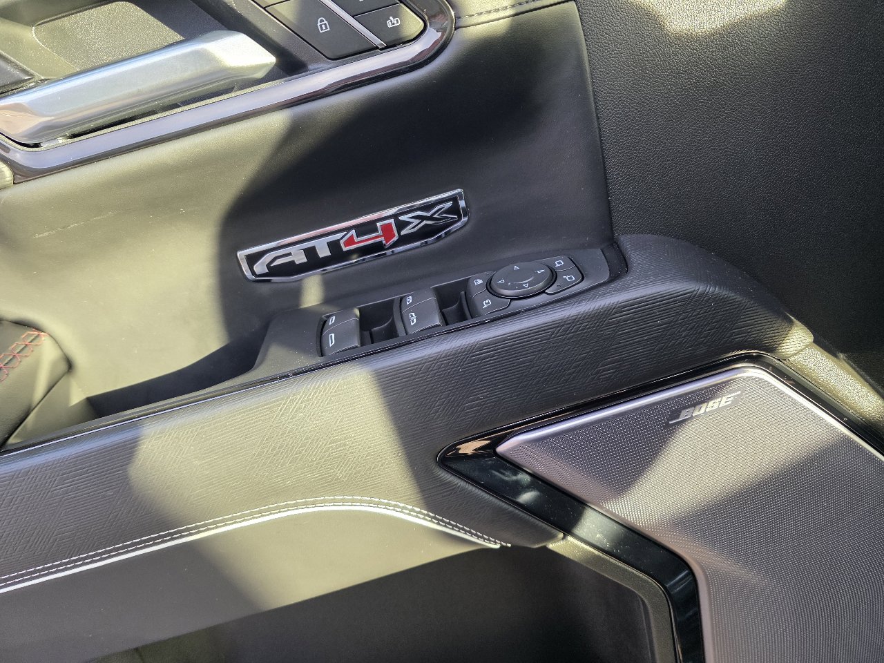 Used 2025 GMC Sierra 1500 AT4X image 17