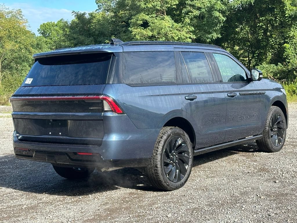 New 2027 Lincoln Navigator Reserve w/ Jet Appearance Package AWD/4WD image 34