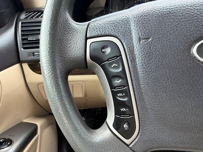 Used 2011 Hyundai Santa Fe GLS AWD/4WD image 12