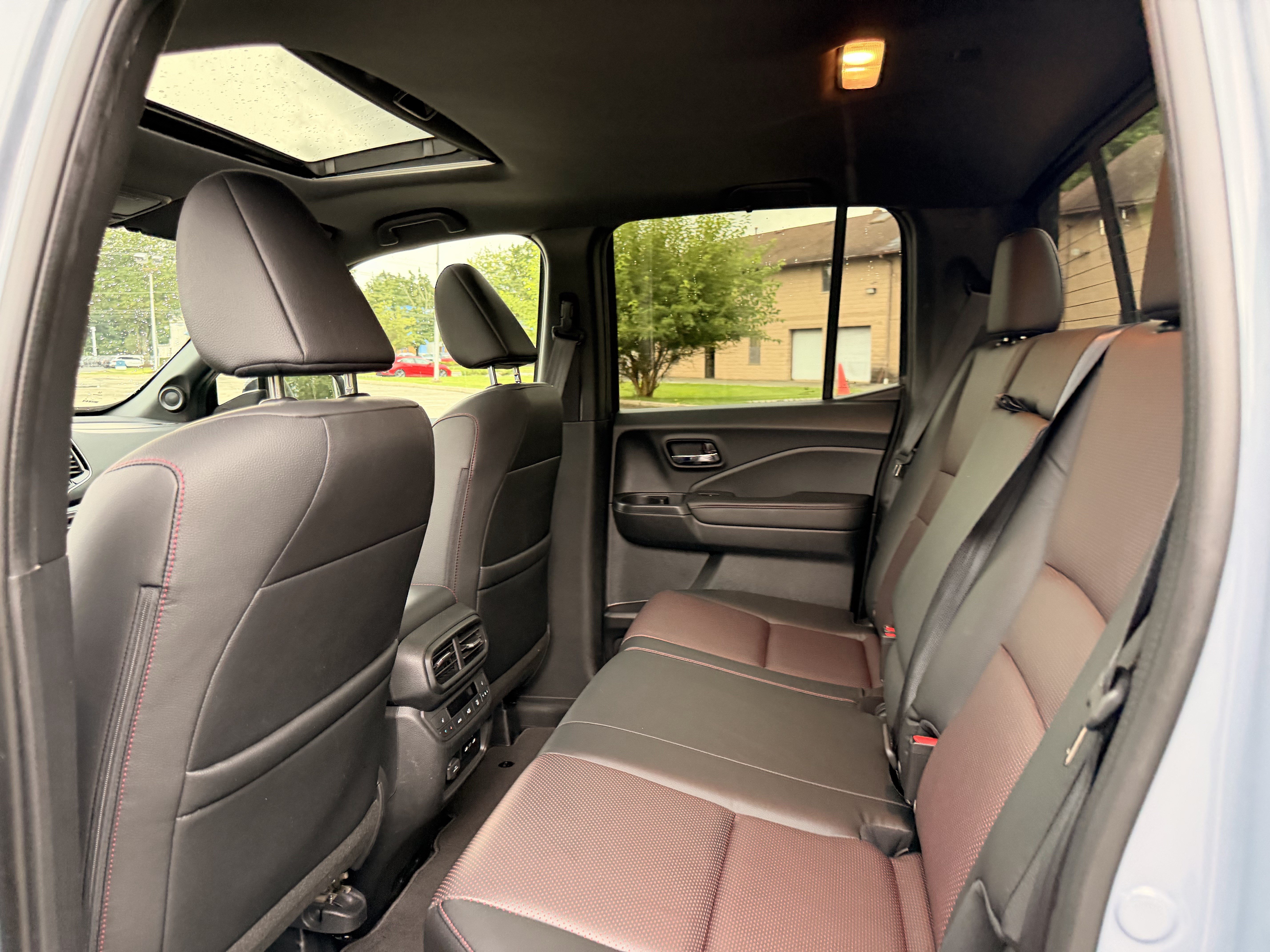 Used 2025 Honda Ridgeline Black Edition image 28