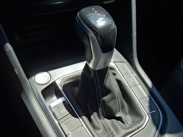 Used 2022 Volkswagen Tiguan SE R-Line AWD/4WD image 16