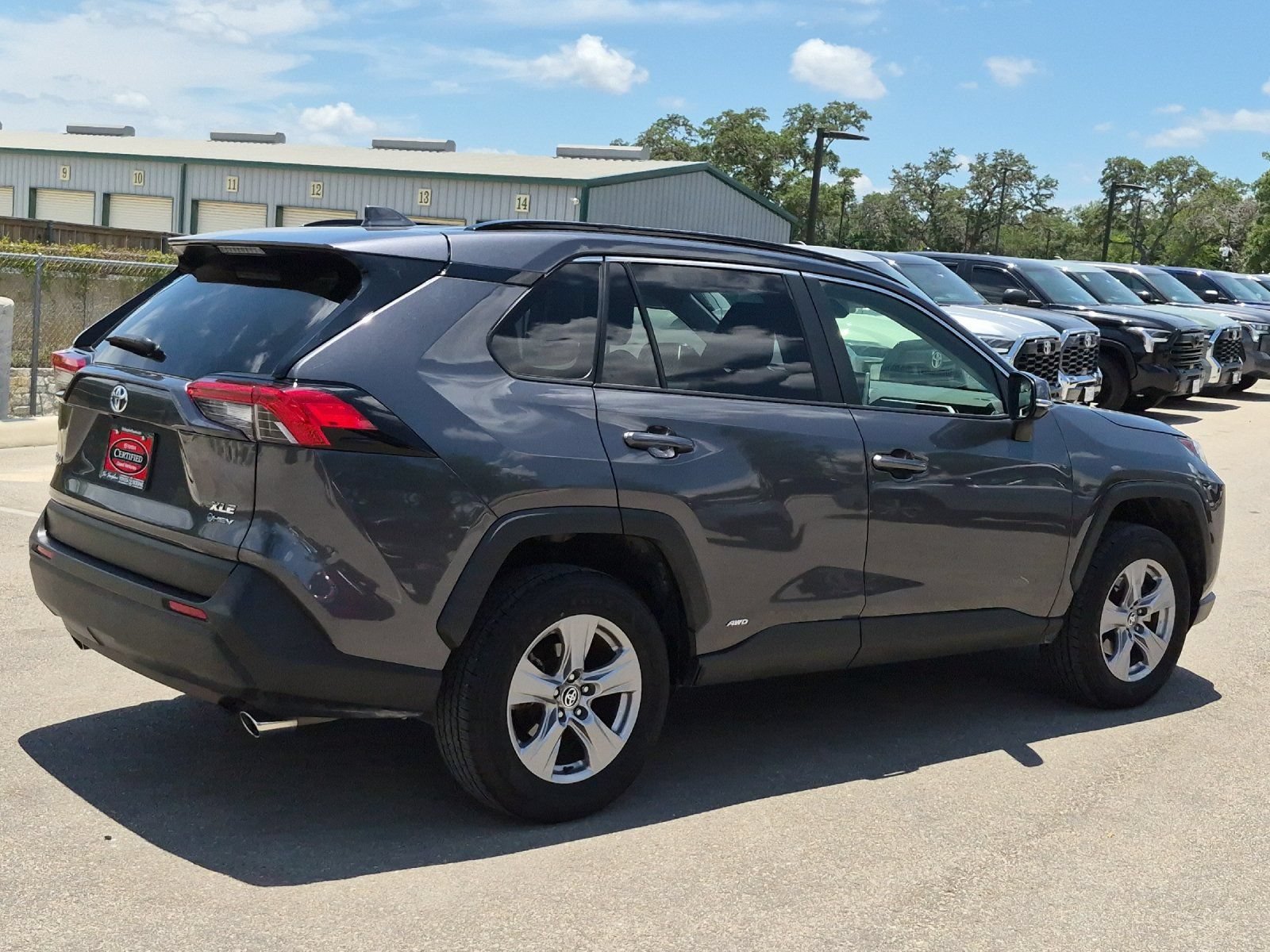 Used 2025 Toyota RAV4 XLE AWD/4WD image 5