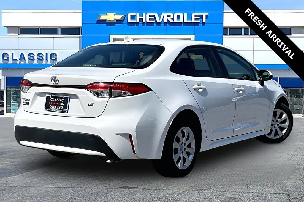 Used 2020 Toyota Corolla LE FWD image 5