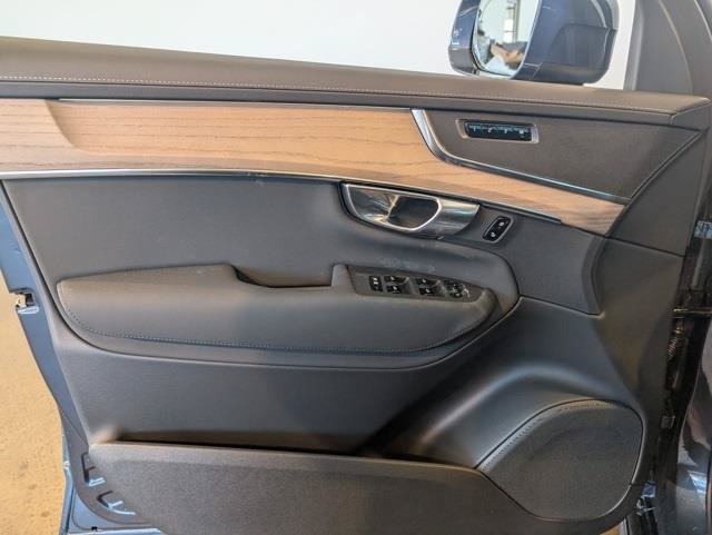 New 2026 Volvo XC90 B6 Plus w/ Protection Package AWD/4WD image 7