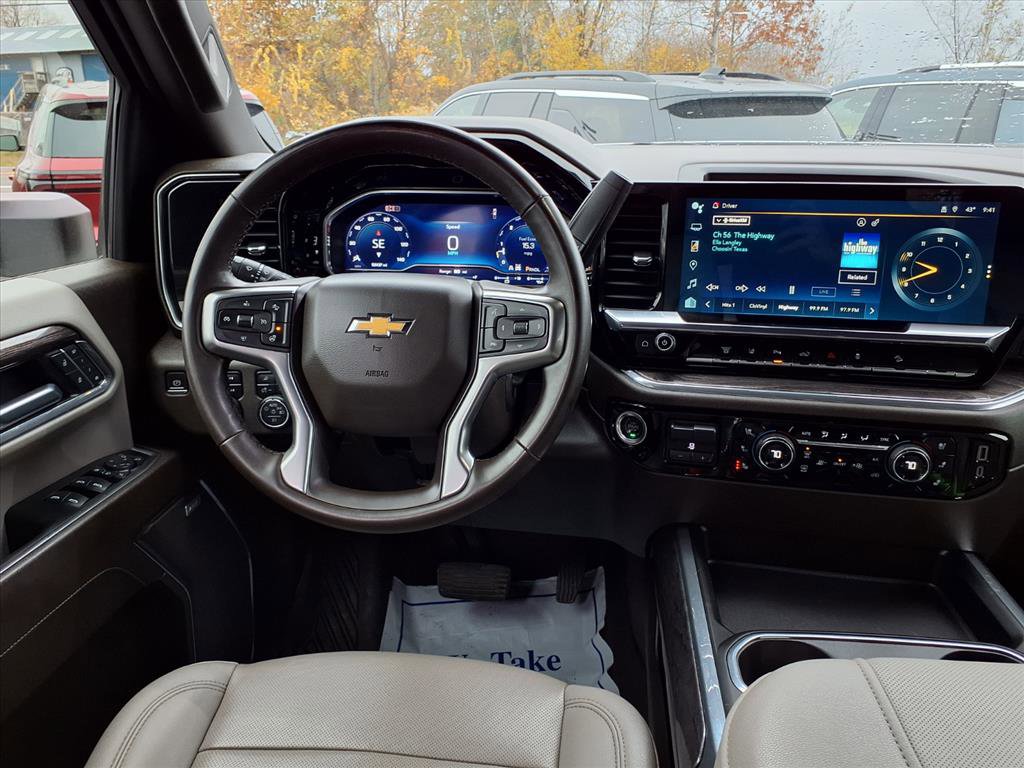 Used 2024 Chevrolet Silverado 2500 LTZ w/ LTZ Convenience Package AWD/4WD image 8