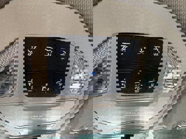 Used 2023 Chrysler Pacifica Touring-L image 19