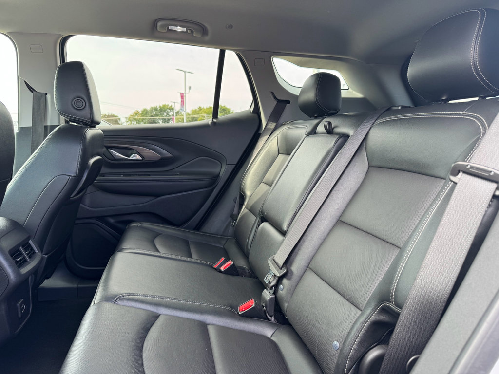 Used 2023 GMC Terrain SLT image 22