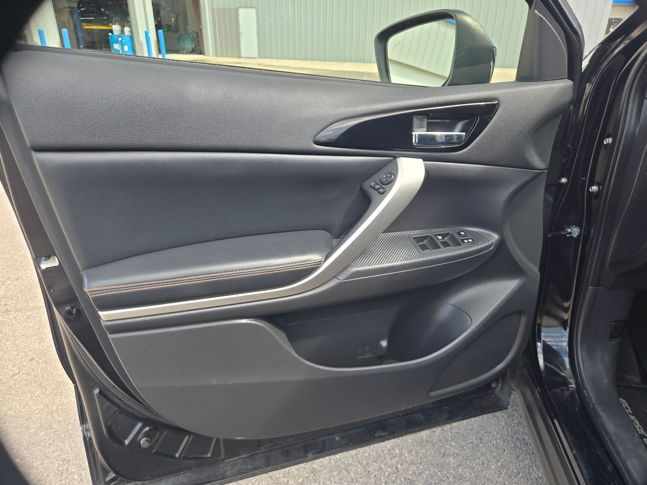 Used 2020 Mitsubishi Eclipse Cross FWD image 12