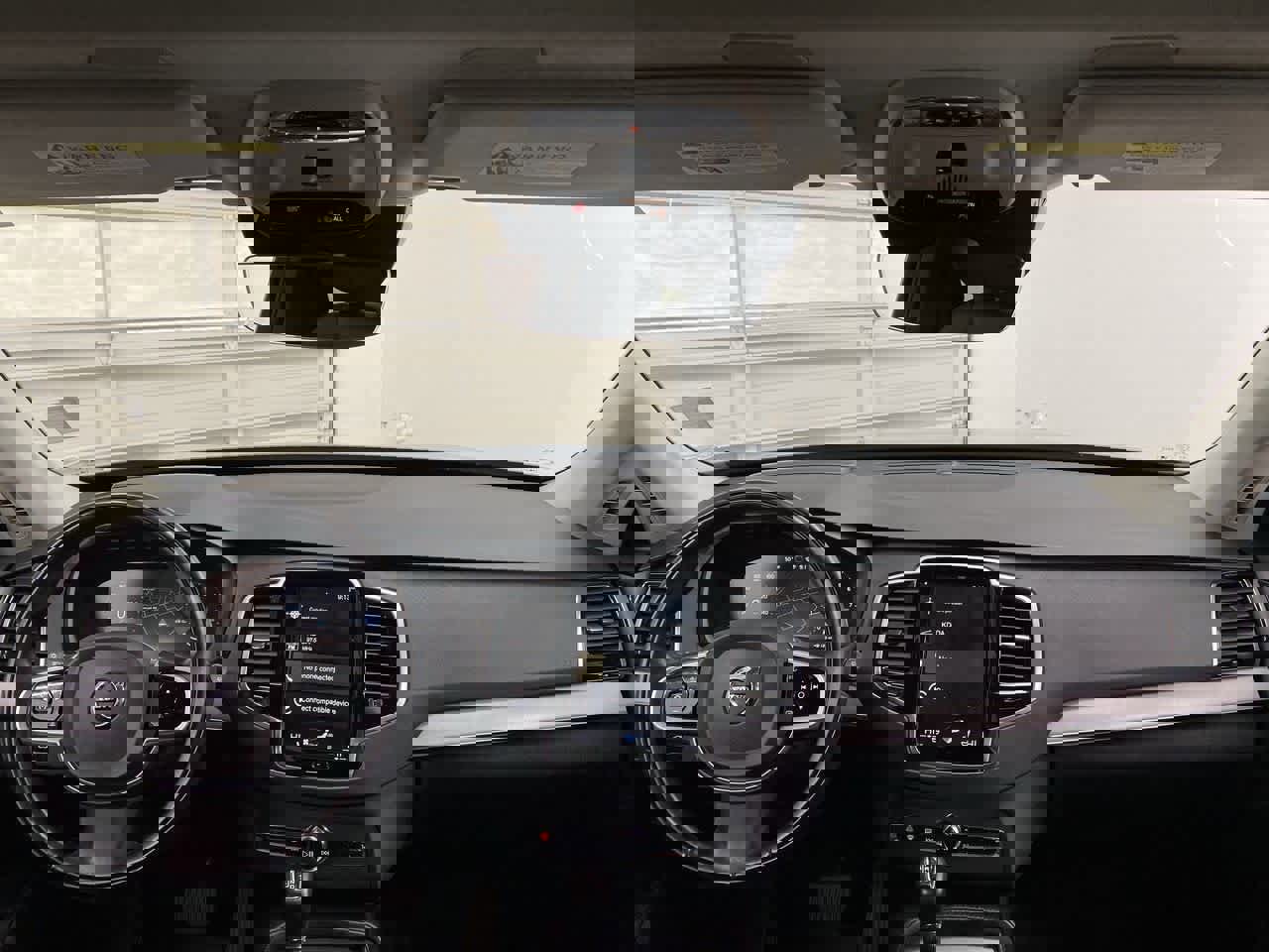 Used 2022 Volvo XC90 T5 Momentum image 14