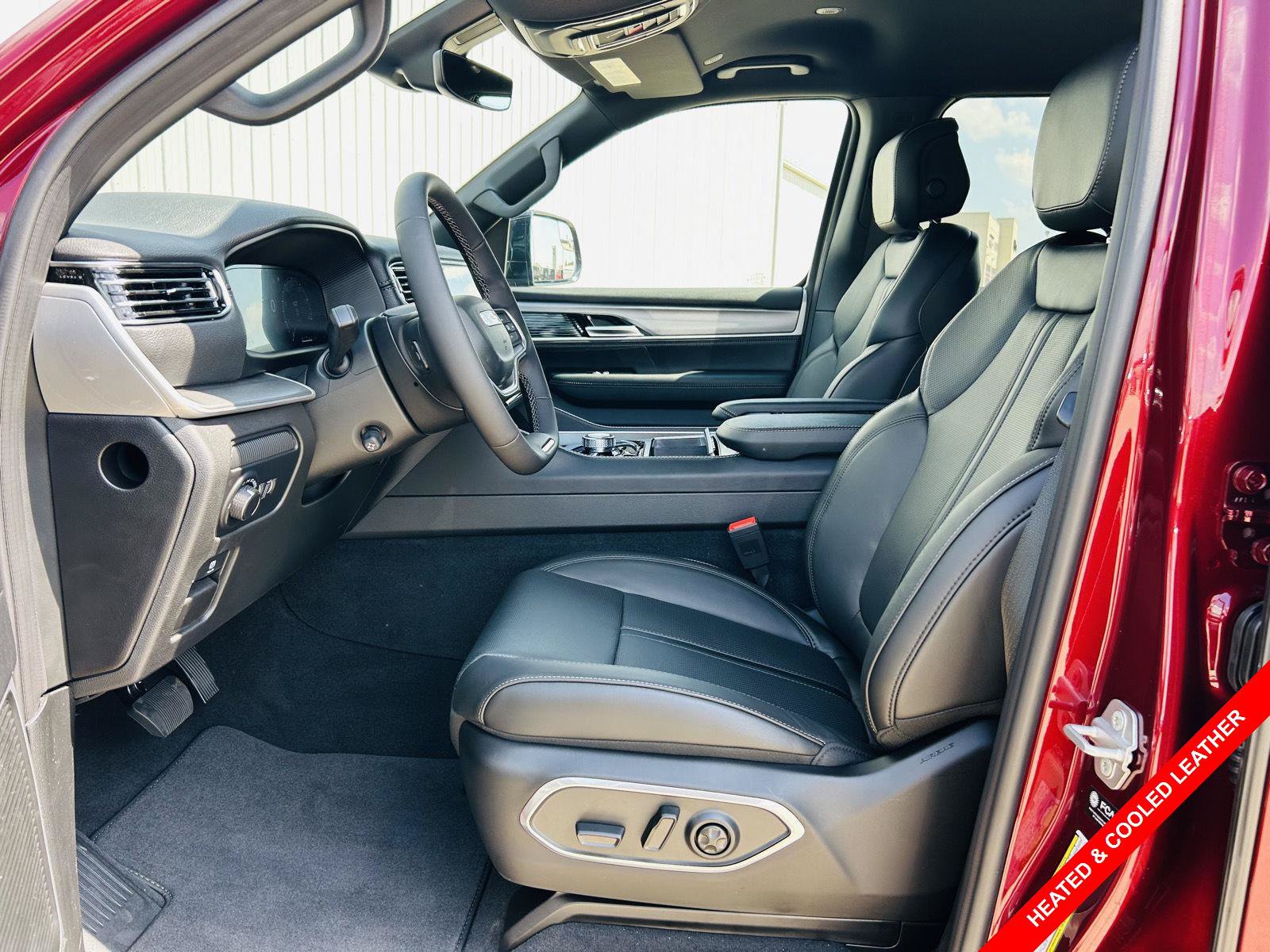 New 2026 Jeep Grand Wagoneer 4WD image 3
