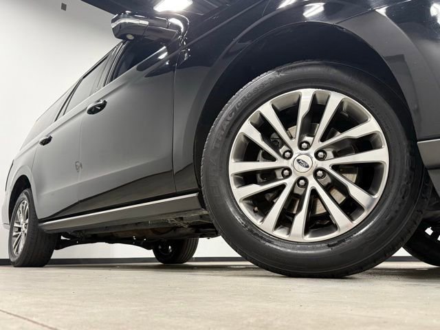 Used 2018 Ford Expedition Max Limited RWD image 3