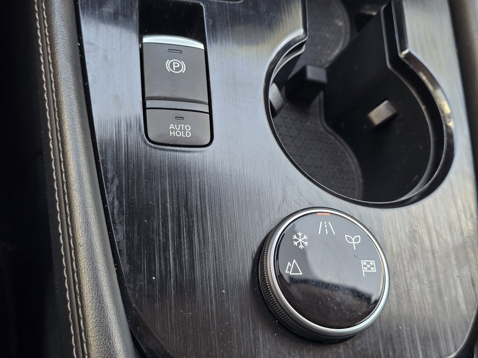 Used 2021 Nissan Rogue Platinum image 22