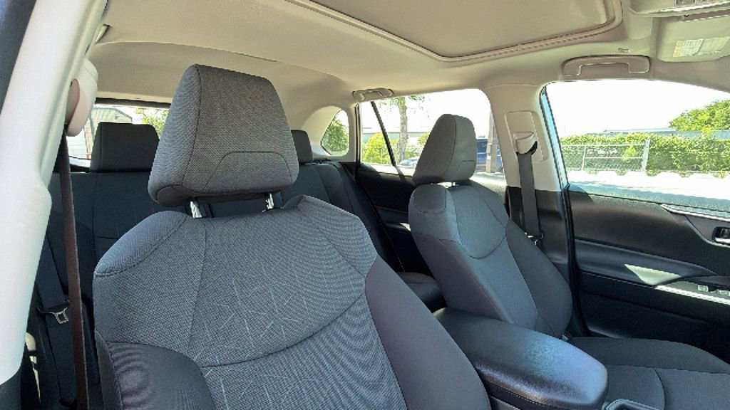 Certified 2025 Toyota RAV4 XLE w/ Convenience Package FWD image 40