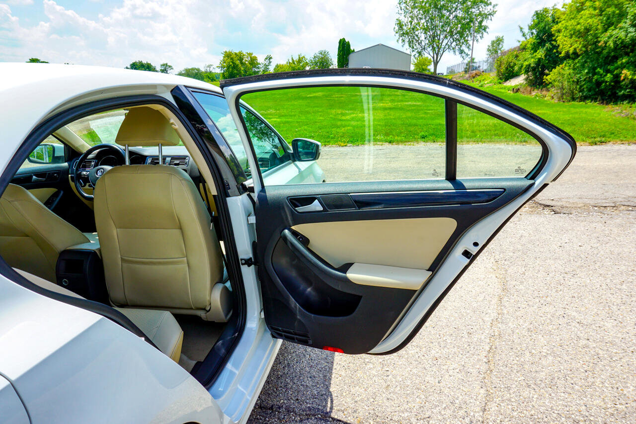 Used 2016 Volkswagen Jetta SEL w/ Lighting Package image 22