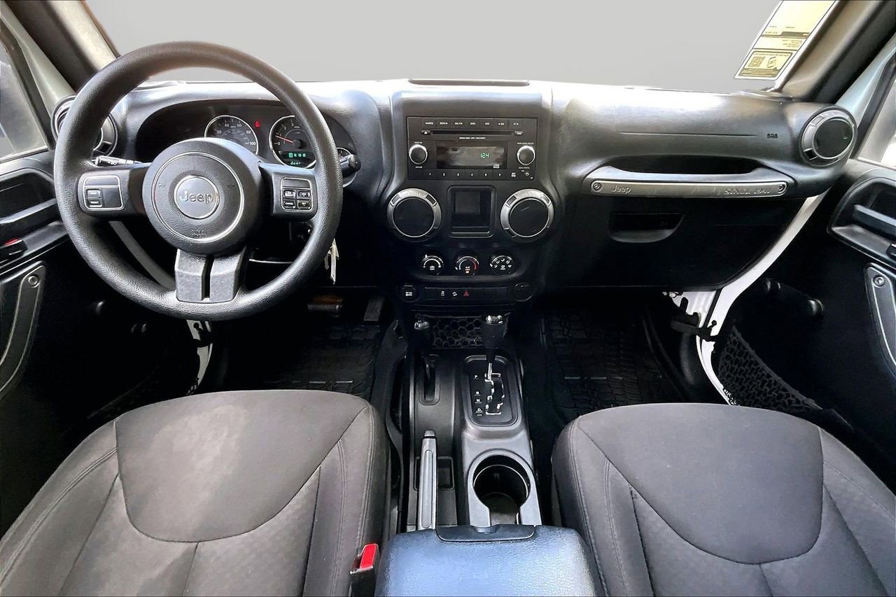 Used 2016 Jeep Wrangler Unlimited Sport w/ Max Tow Package AWD/4WD image 13