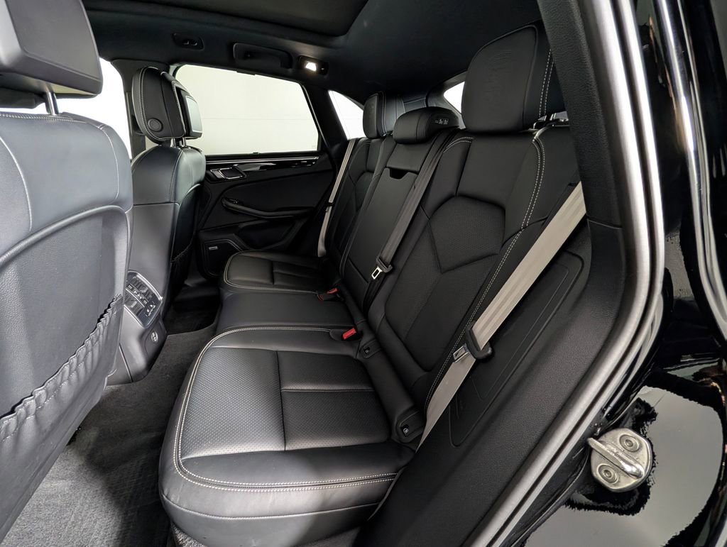 Certified 2023 Porsche Macan S image 24