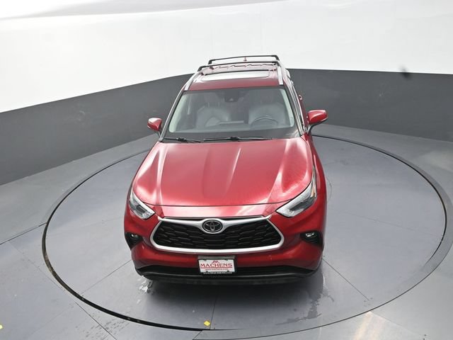 Used 2023 Toyota Highlander XLE AWD/4WD image 24