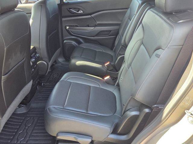 Certified 2022 GMC Acadia SLT w/ Technology Package image 10