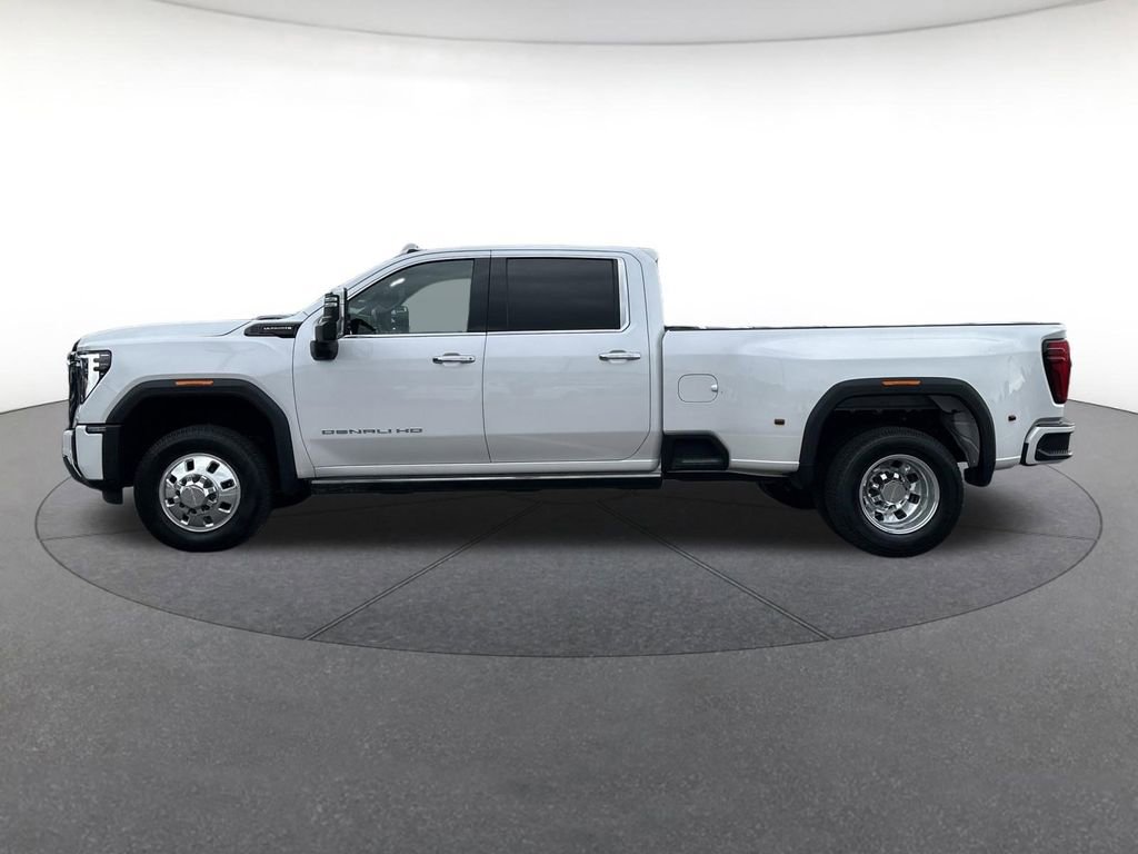 Used 2024 GMC Sierra 3500 Denali Ultimate AWD/4WD image 2