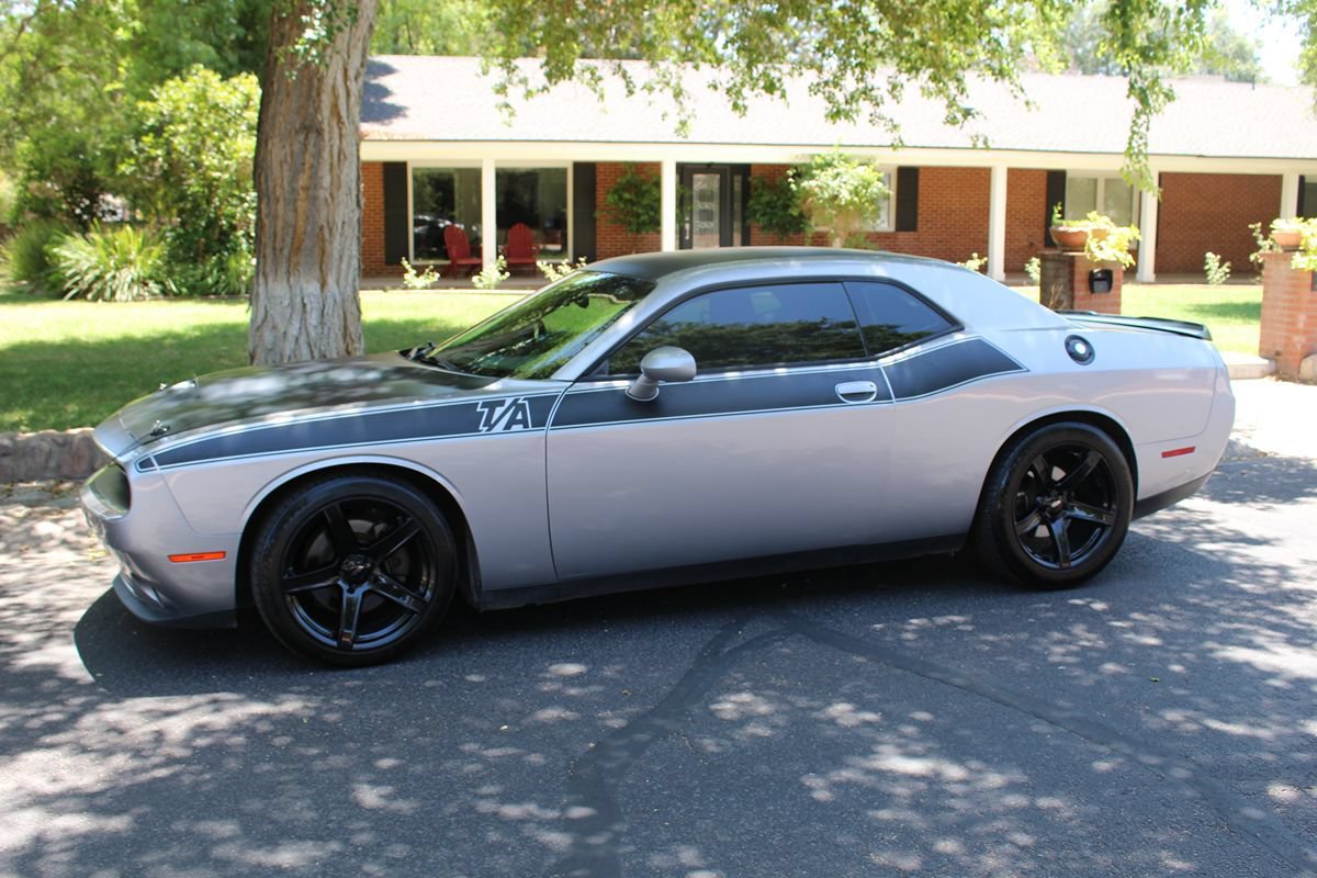 Used 2018 Dodge Challenger R/T w/ Quick Order Package 22P T/A RWD image 28