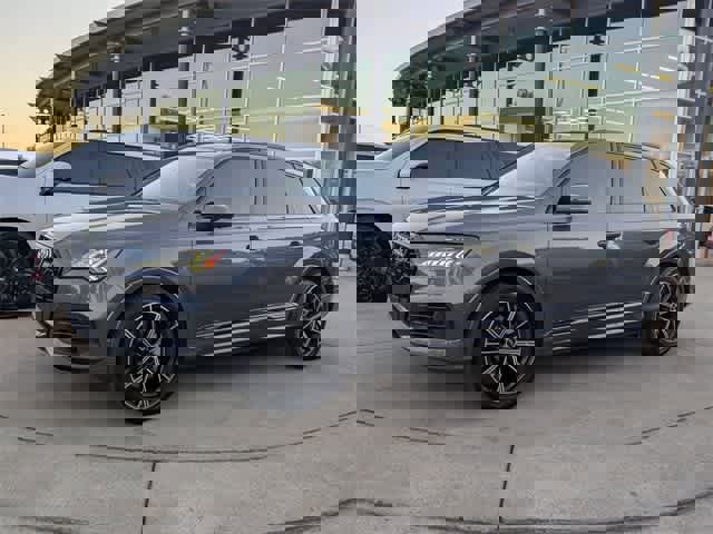 Used 2021 Audi Q7 3.0T Prestige w/ Prestige Package image 4