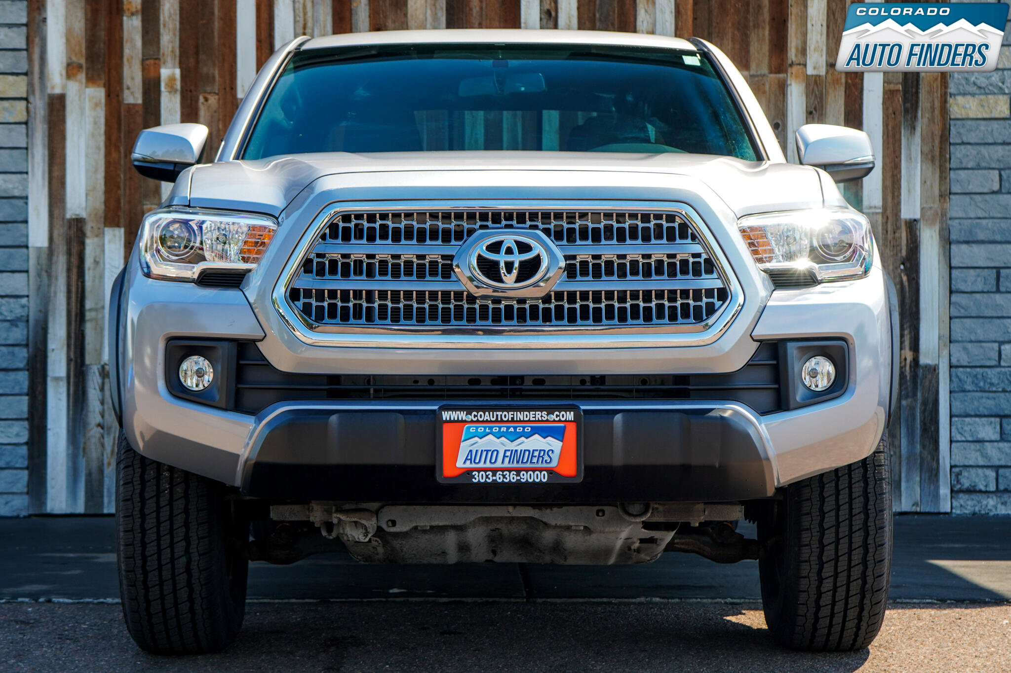 Used 2017 Toyota Tacoma TRD Off-Road image 5