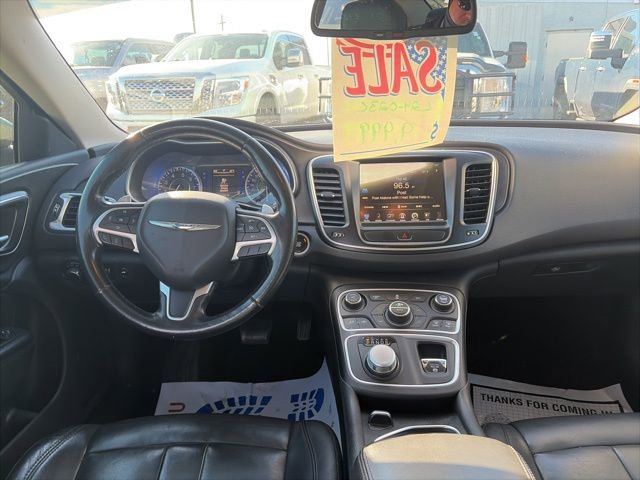 Used 2017 Chrysler 200 Limited Platinum w/ Comfort & Convenience Group FWD image 10