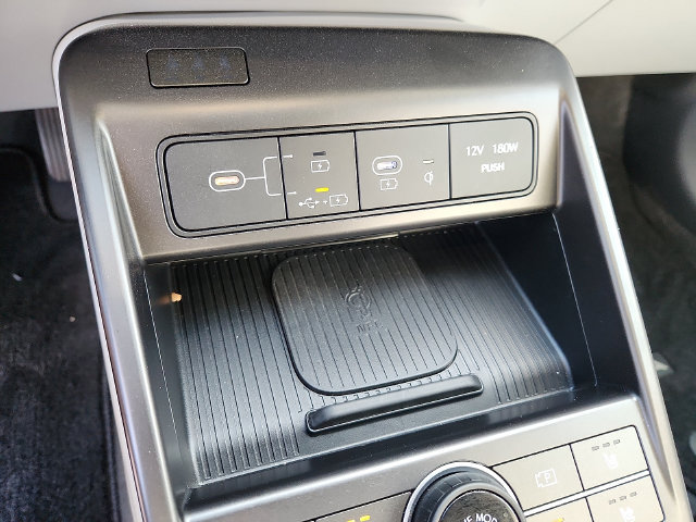 Used 2024 Hyundai Kona Limited AWD/4WD image 25