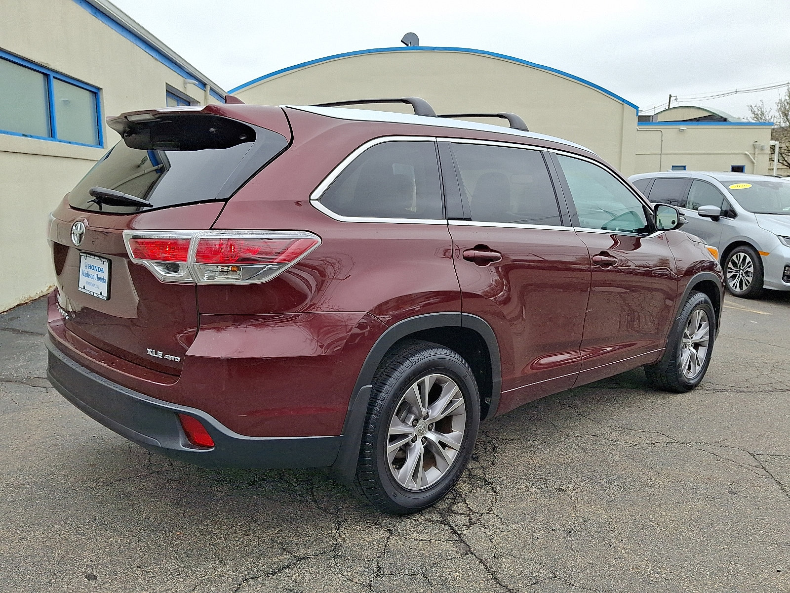 Used 2014 Toyota Highlander XLE image 7