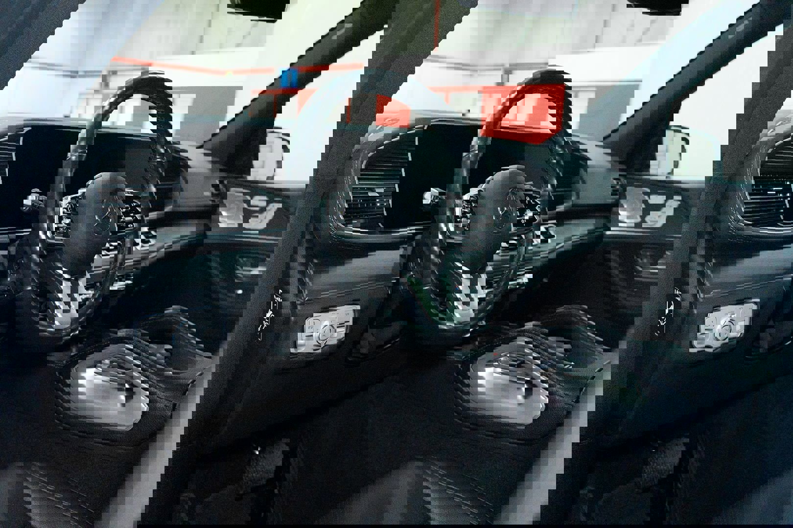 Used 2020 Mercedes-Benz GLS 450 4MATIC w/ Convenience Package image 19