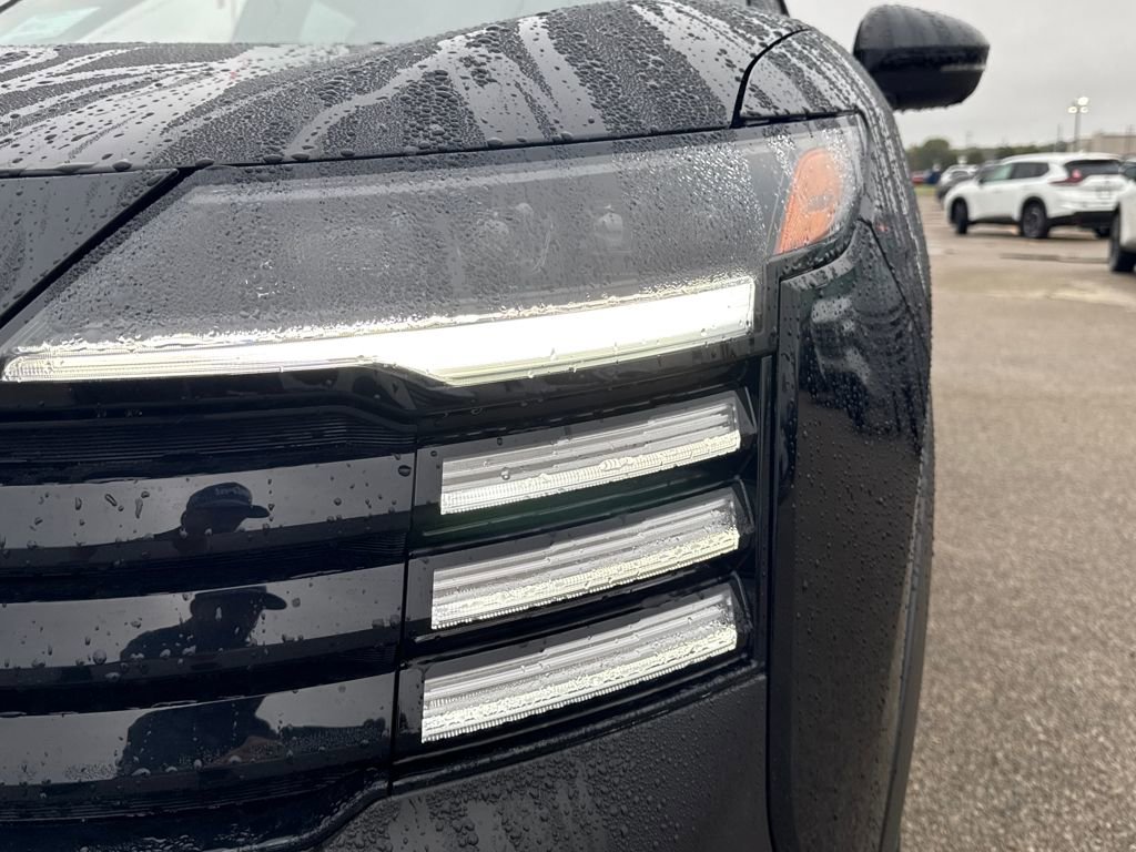 New 2026 Nissan Kicks SR image 10