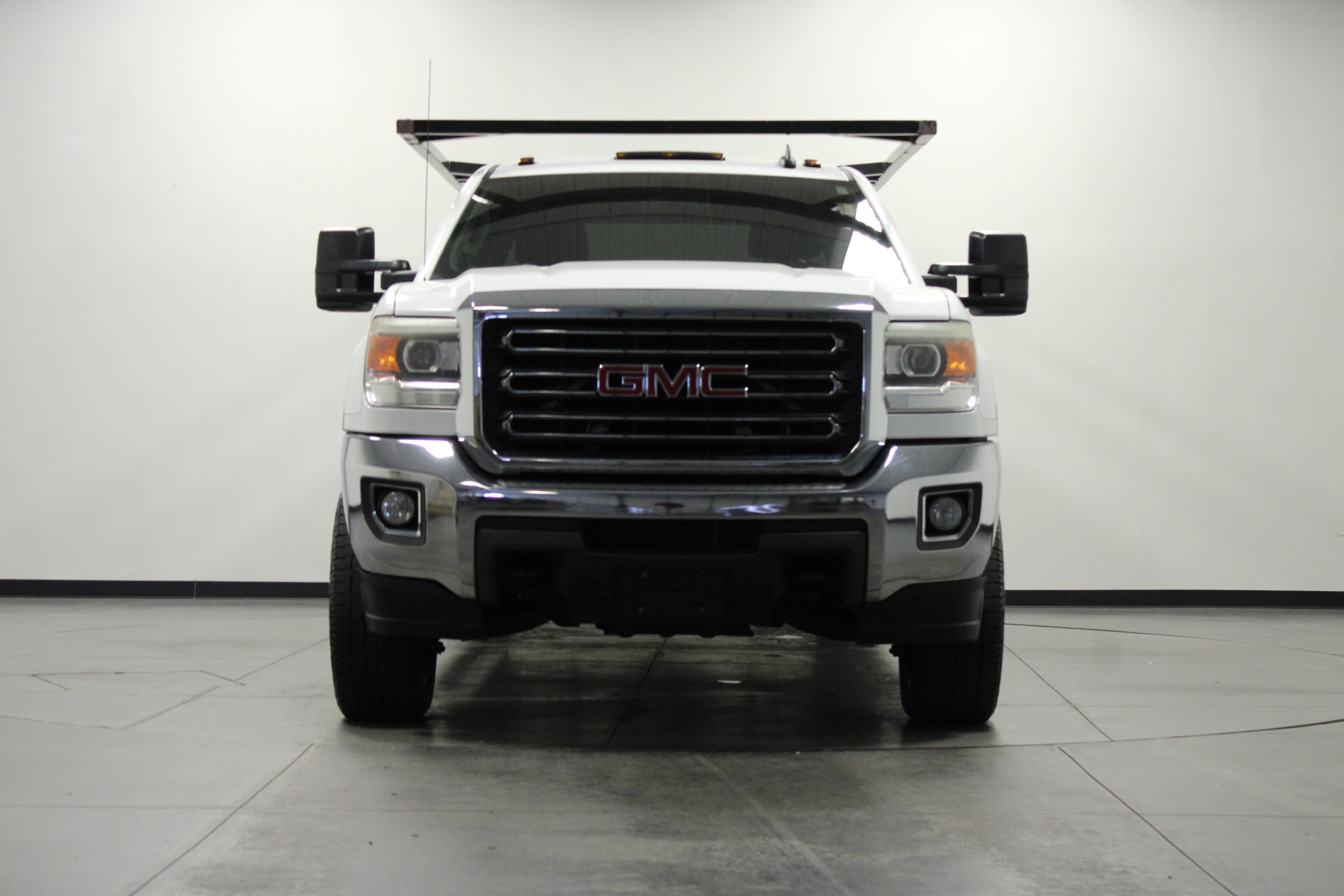 Used 2015 GMC Sierra 2500 SLE w/ SLE Preferred Package AWD/4WD image 9
