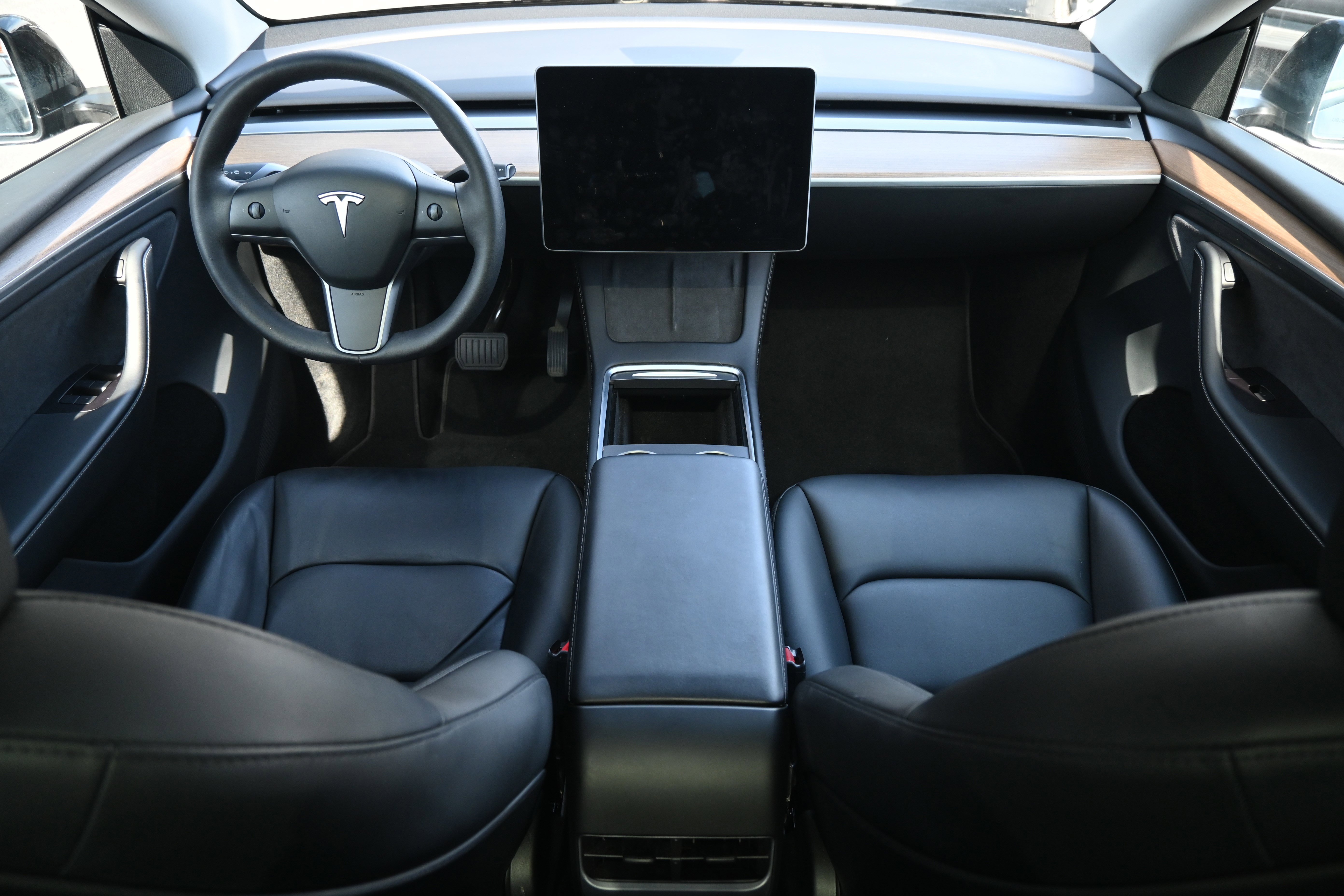 Used 2023 Tesla Model Y Long Range image 3