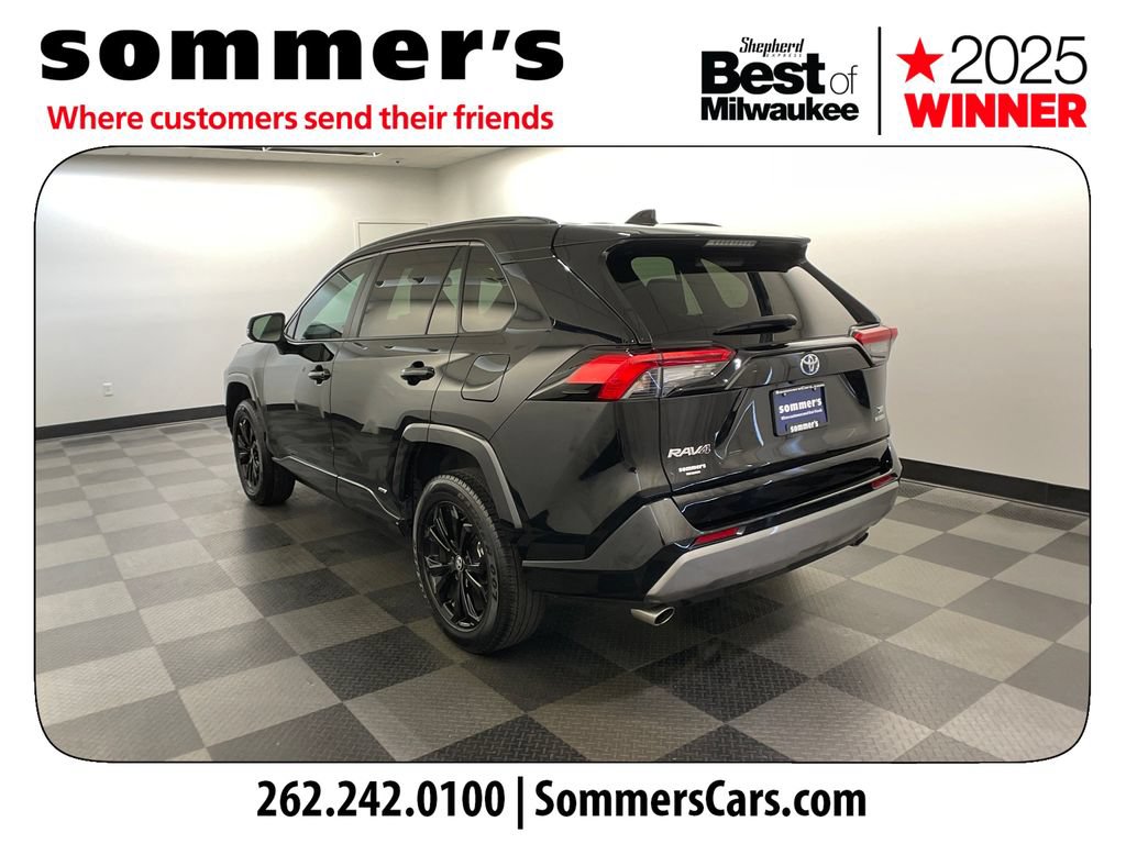 Used 2024 Toyota RAV4 SE w/ Convenience Package AWD/4WD image 3