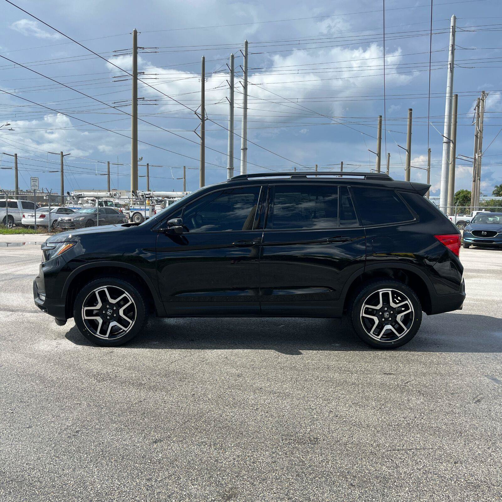 Used 2023 Honda Passport Elite image 3