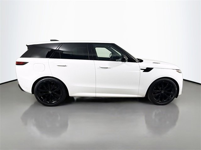 New 2025 Land Rover Range Rover Sport Dynamic SE image 4